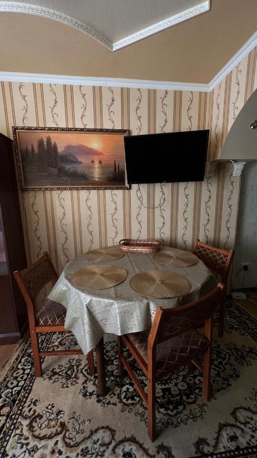 Просторі Та Комфортні Апартаменти «Д.І.М.» Kamianets-Podilskyi Ngoại thất bức ảnh