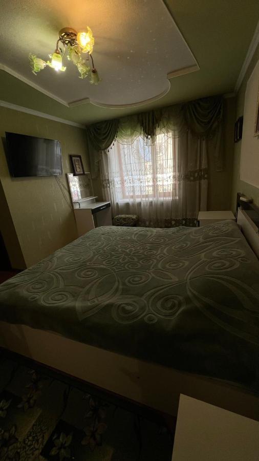Просторі Та Комфортні Апартаменти «Д.І.М.» Kamianets-Podilskyi Ngoại thất bức ảnh